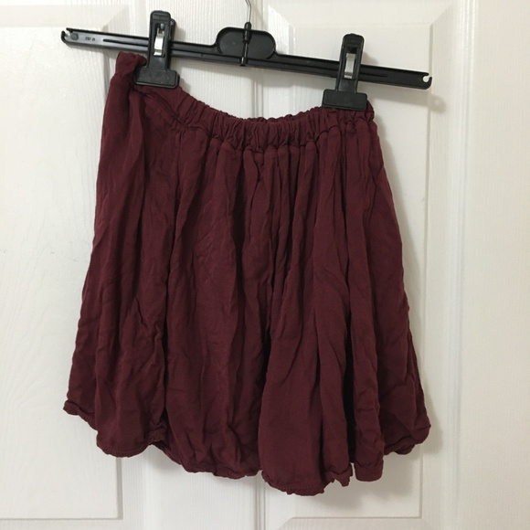 Brandy Melville Maroon Flowy Mini Skirt - Picture 2 of 3